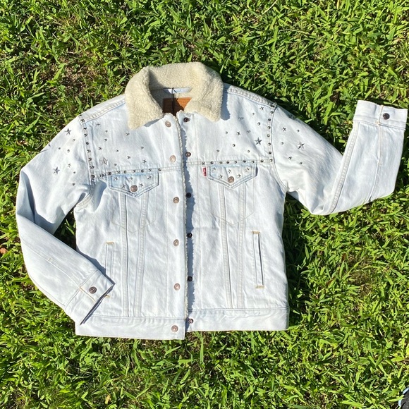 NWT Levi’s Ex-Boyfriend light wash trucker jacket - Picture 6 of 10